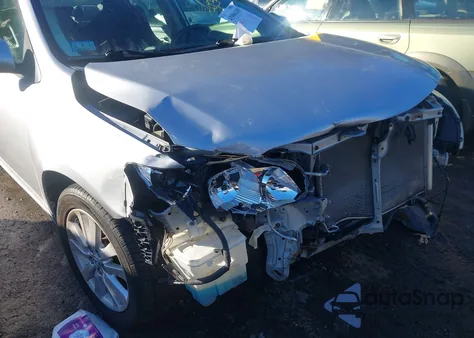 2010 Toyota Corolla Xle z USA, uszkodzony, nr VIN 2T1BU4EE3AC333454